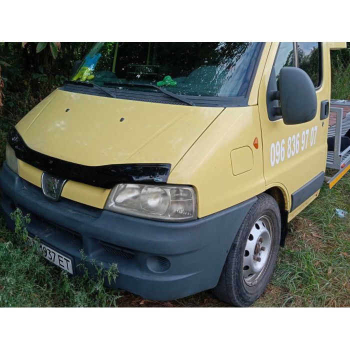 Дефлектор капота (2002-2006, EuroCap) для Peugeot Boxer рр. Один в один