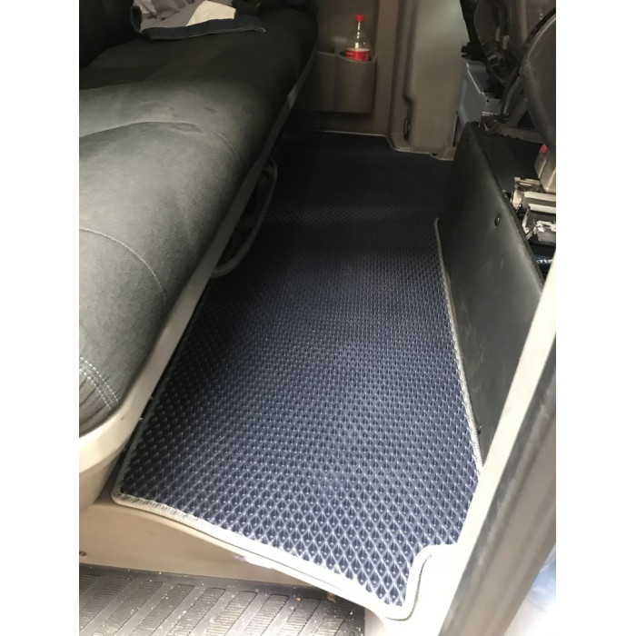 Килимки 2-ряд для ориг. Вантаж-пас. (EVA, чорні) для Volkswagen Crafter 2006-2016 рр