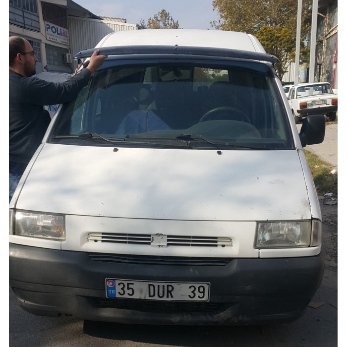 Козирьок на лобове скло (чорний глянець, 5мм) для Fiat Scudo 1996-2007 рр