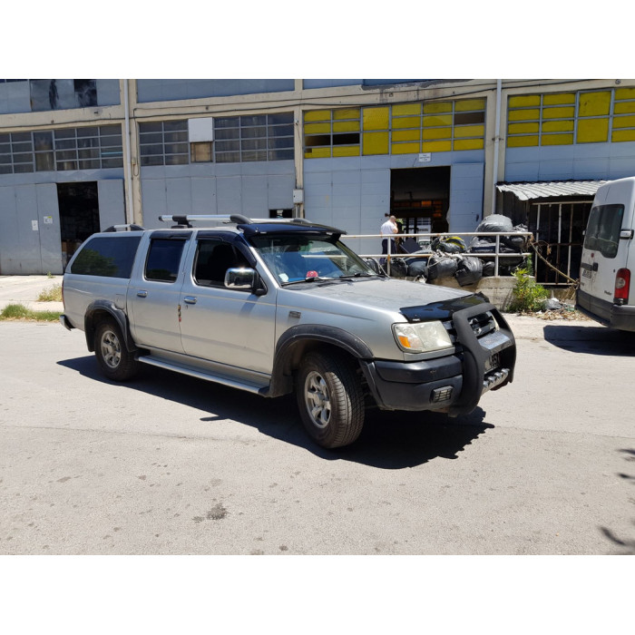Козирьок на лобове скло (чорний глянець, 5мм) для Nissan NP300 1999-2015 рр
