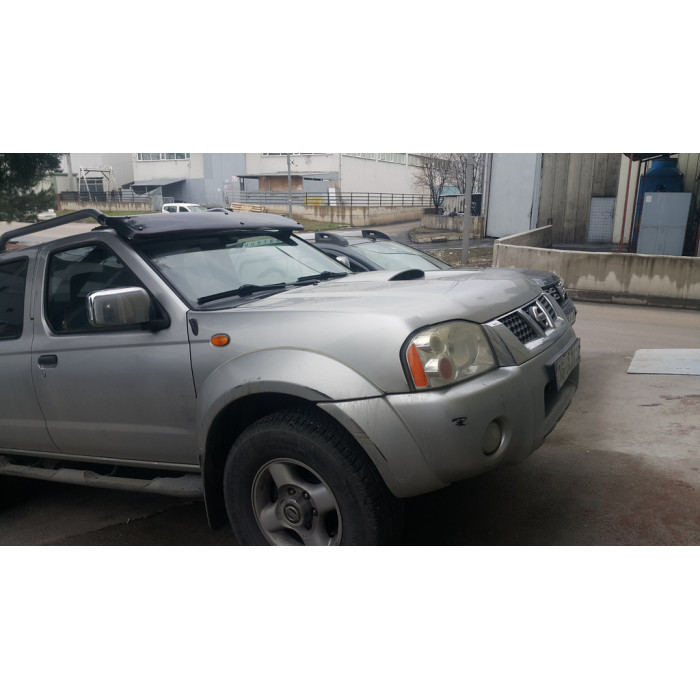 Козирьок на лобове скло (чорний глянець, 5мм) для Nissan NP300 1999-2015 рр