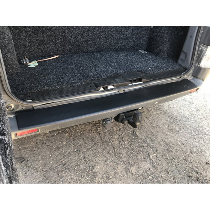 Накладка на задній бампер DDU (ABS) для Renault Trafic 2001-2015 рр.