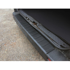 Накладка на задній бампер DDU (ABS) для Renault Trafic 2015- рр