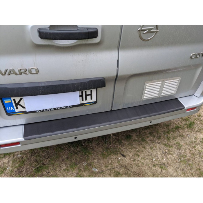 Накладка на задній бампер DDU (ABS) для Renault Trafic 2015- рр
