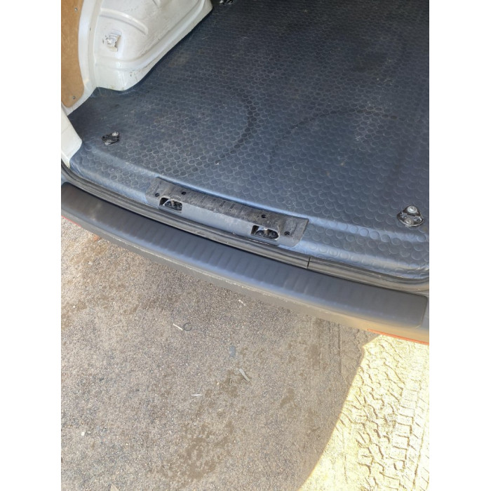 Накладка на задній бампер із загином (ABS-пластик) Матова для Volkswagen T5 Multivan 2003-2010 рр