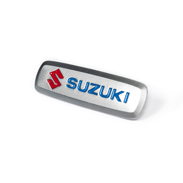 Шильдик алюмінієвий для килимків (1шт) для Suzuki