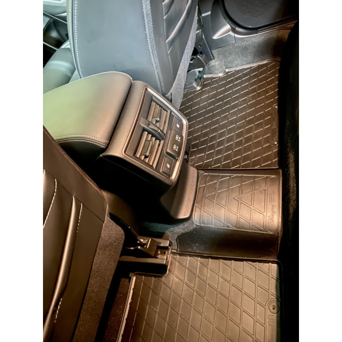 Задня перемичка килимок (Stingray Premium) для Subaru Forester 2018-2024 рр.
